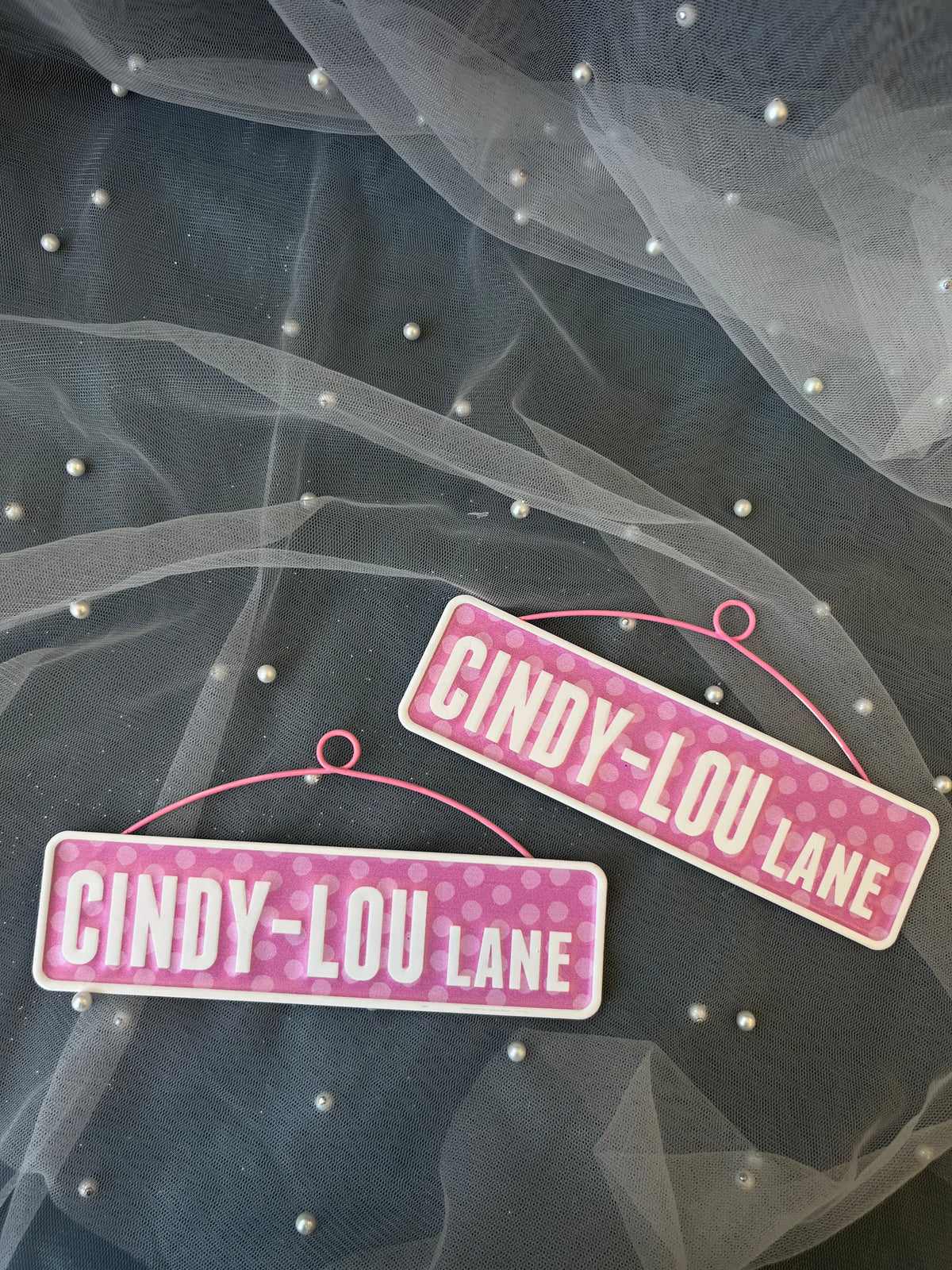 Cindy-Lou Lane Decor
