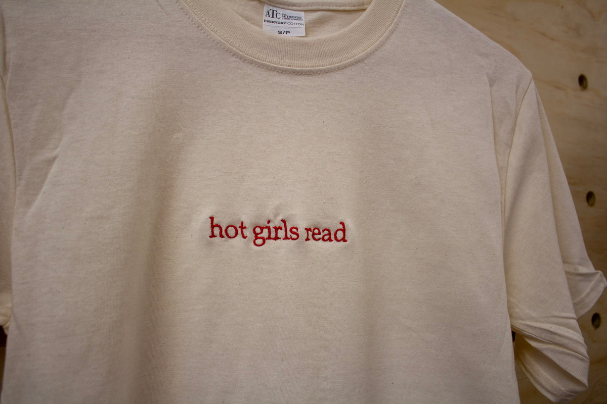 Hot Girls Read Tee