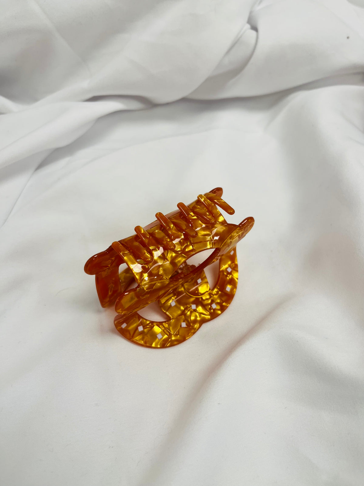 Pretzel Claw Clip