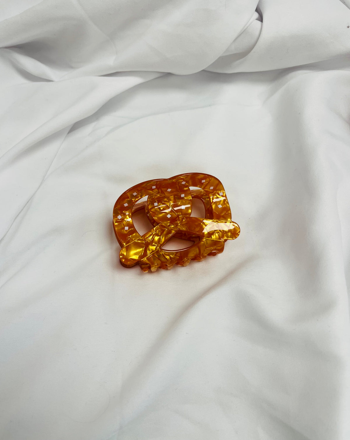 Pretzel Claw Clip