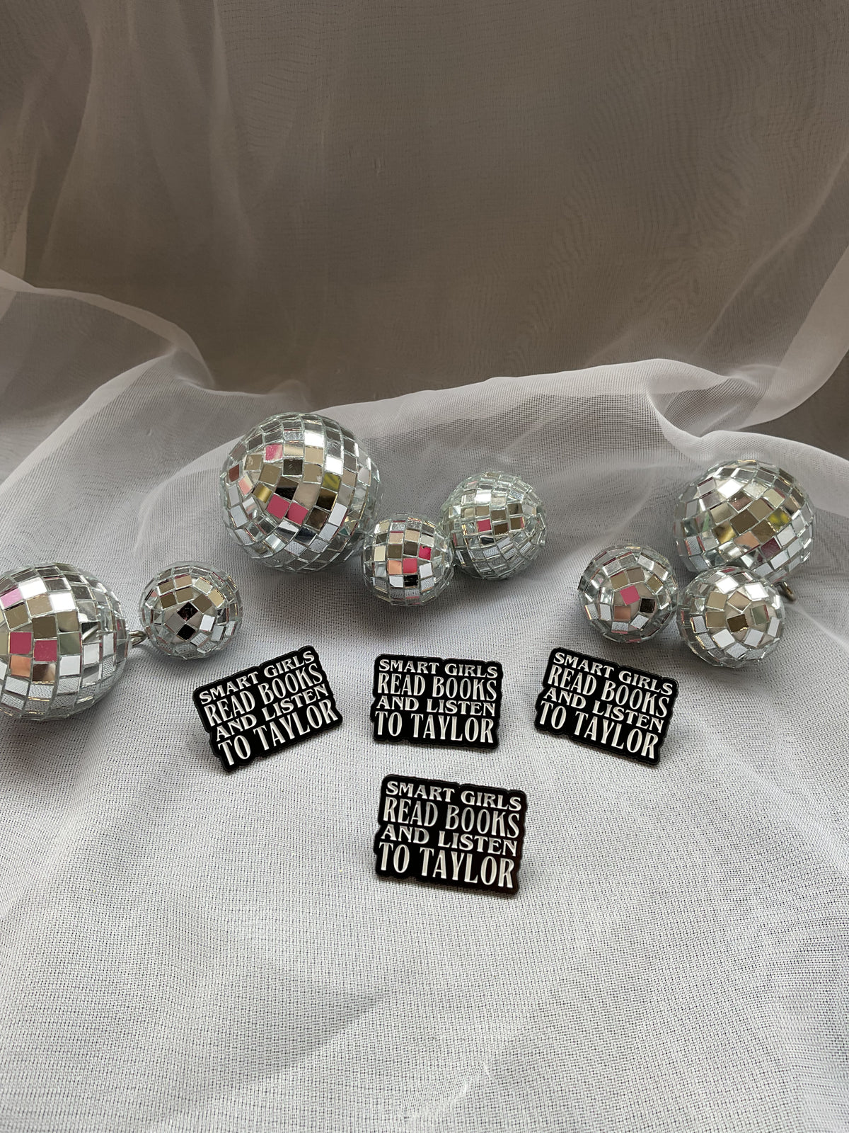 Smart Girls Read & Listen to Taylor - Swiftie Enamel Pin