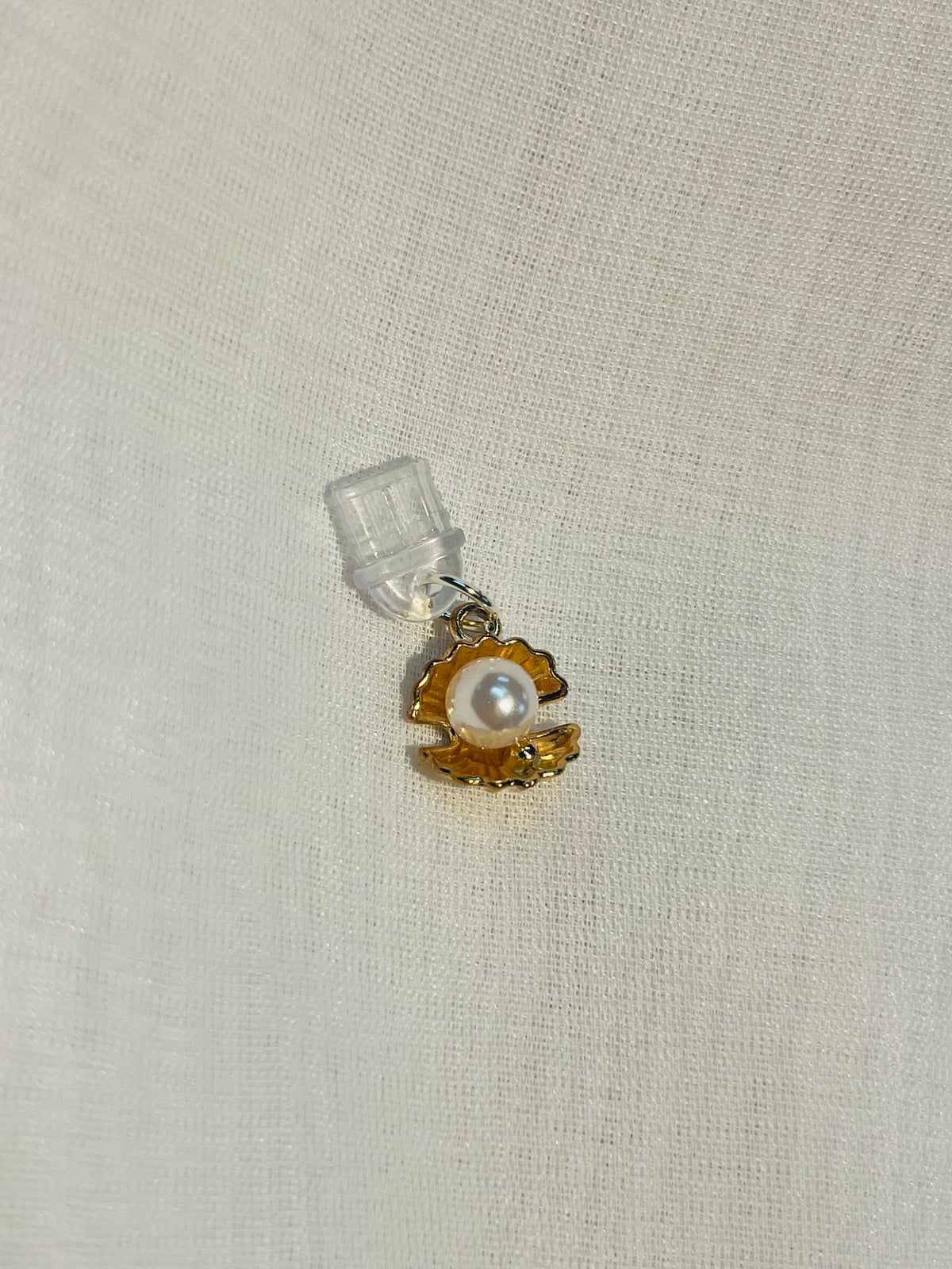 Pearl Treasure Clam | Kindle Charm