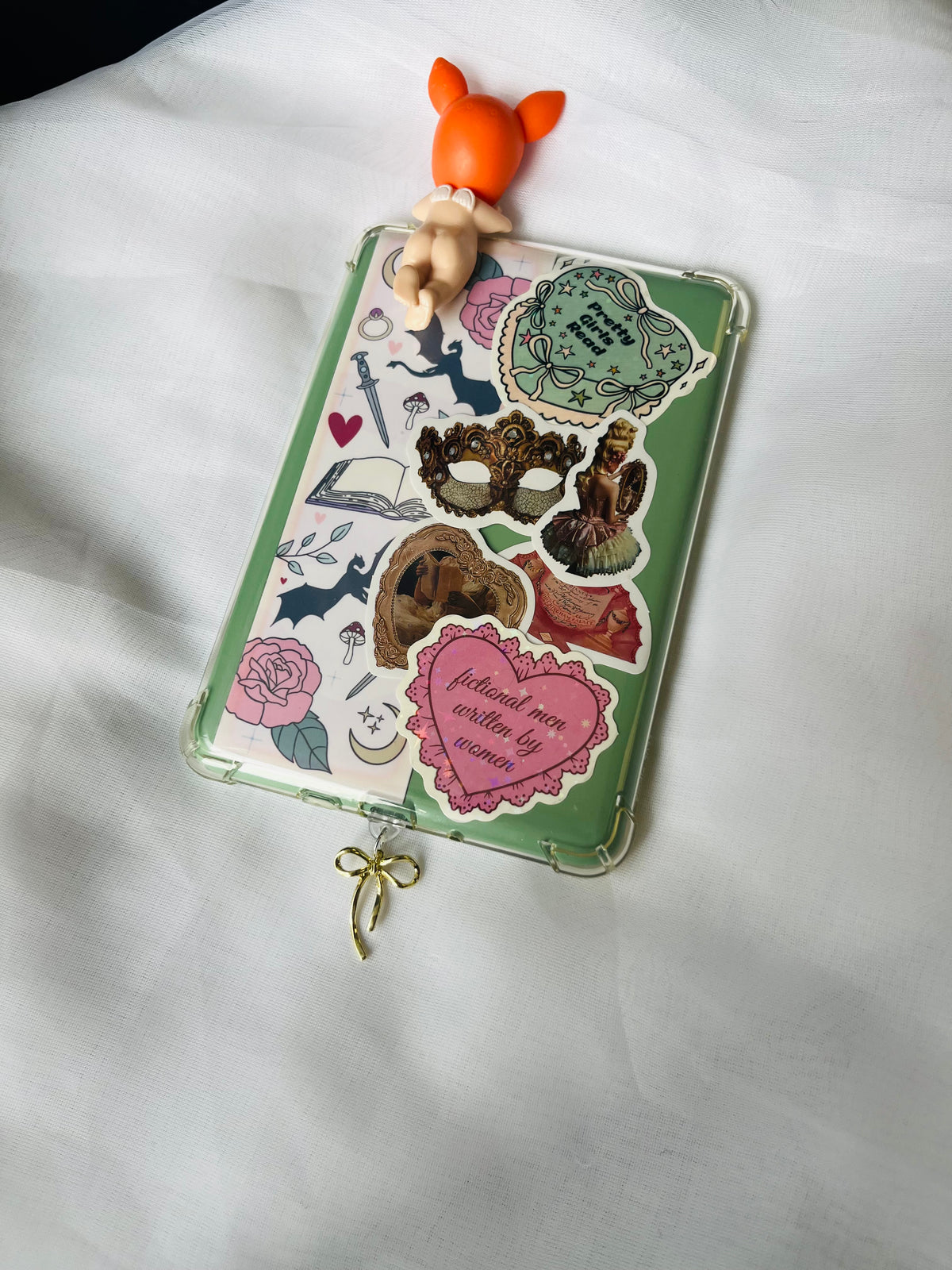 Darling Gold Ribbon | Kindle Charm