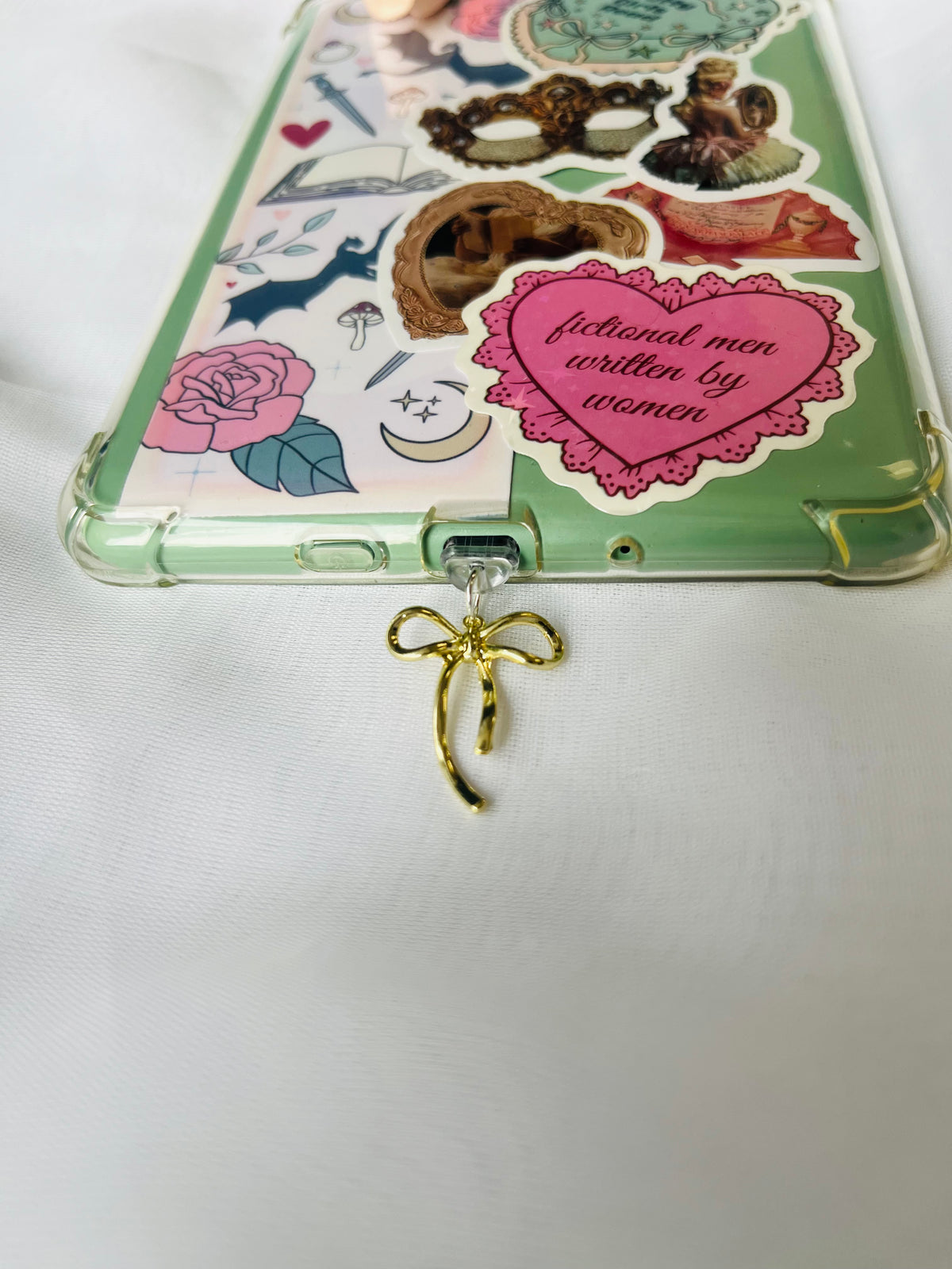 Darling Gold Ribbon | Kindle Charm